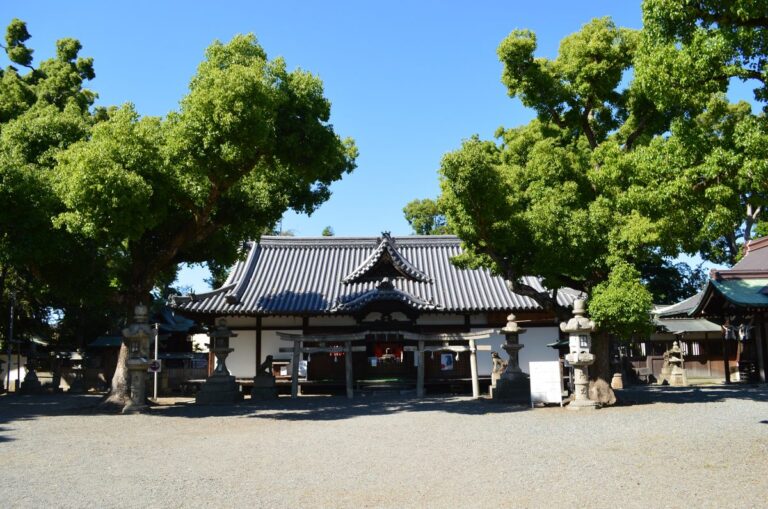 泉穴師神社