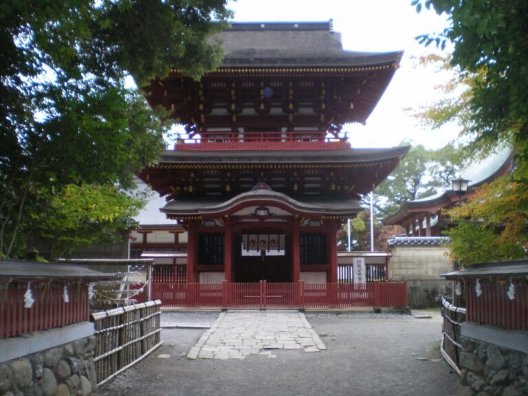 薦神社