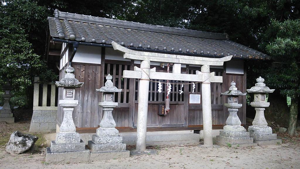 畝尾坐健土安神社