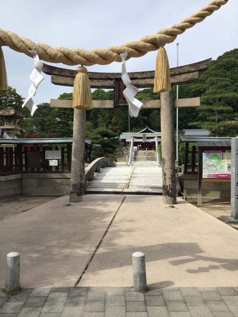 鶴羽根神社